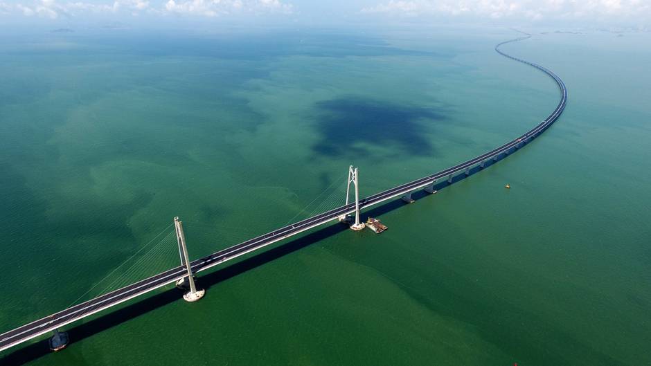 A kanyargó leghosszabb tengeri híd 