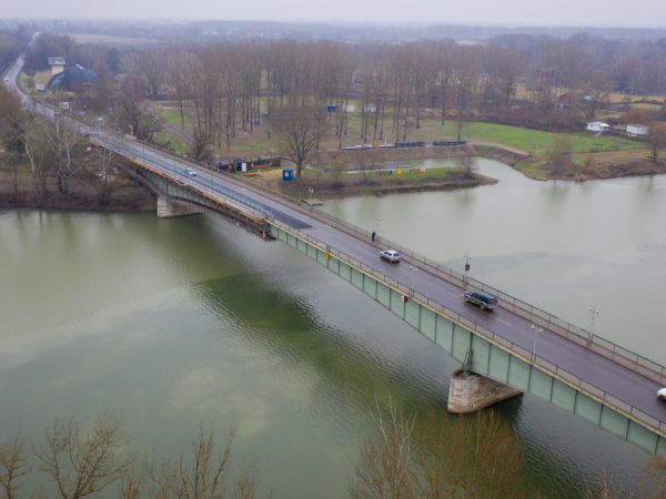 Halad az Erzsébet királyné Tisza-híd felújítása