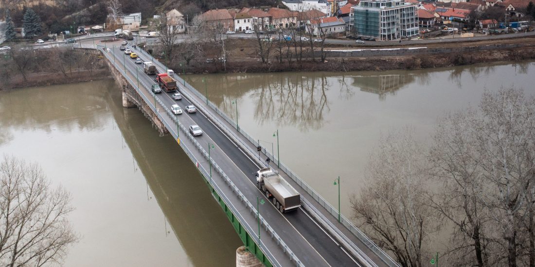 Év végéig befejeződnek a Tokaji Erzsébet királyné Tisza-híd felújítási munkái