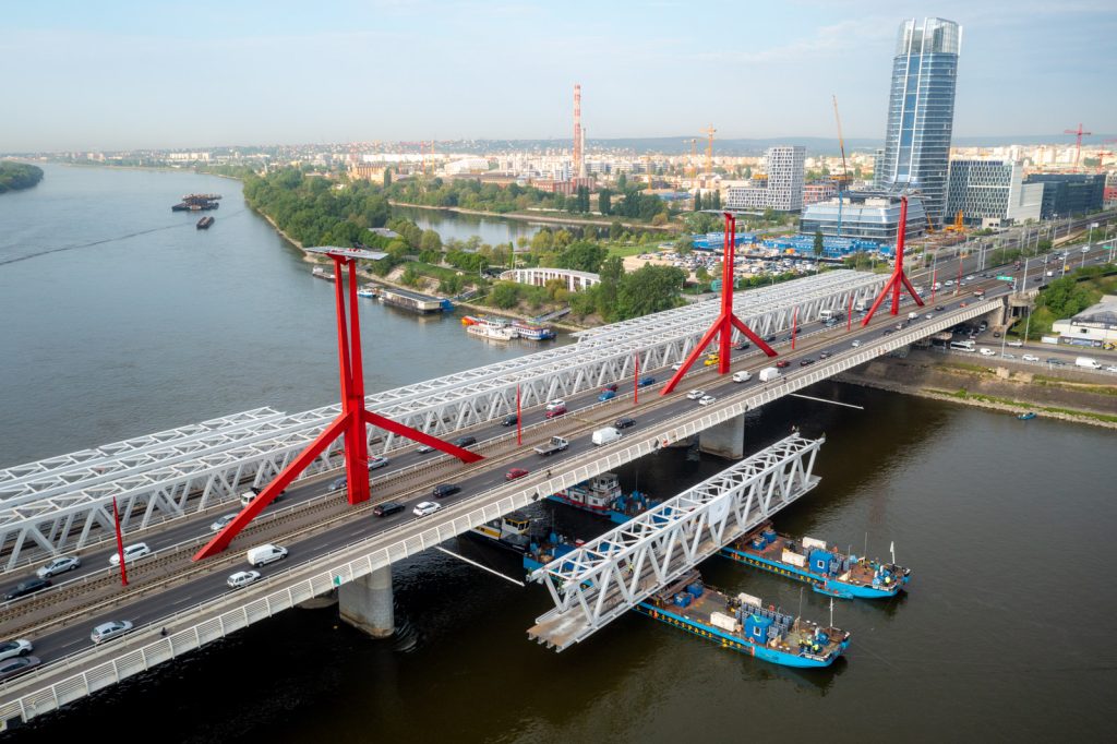 Hamarosan befejezik a Déli összekötő vasúti Duna-híd korszerűsítését 