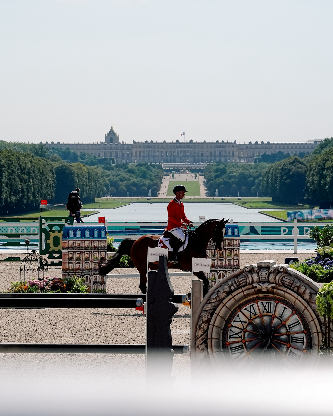 A lovas- és öttusa-versenyeket Versailles-ban rendezték